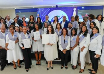 Certifican a 65 periodistas formados en Comunicación Estratégica en Salud