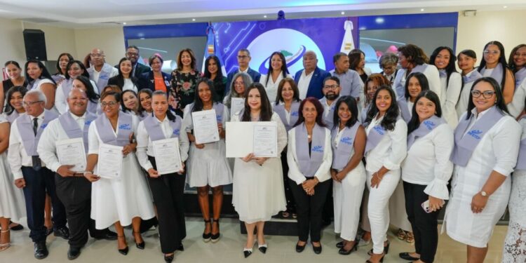 Certifican a 65 periodistas formados en Comunicación Estratégica en Salud