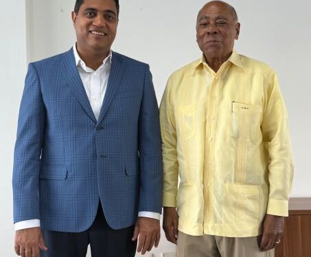 Ministro Kelvin Cruz entrega al voluntariado la administración del Palacio del Voleibol Ricardo Gioriber Arias