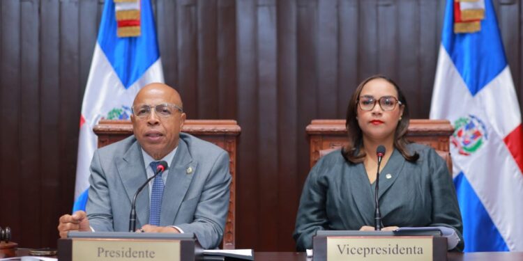 Diputados completan Comisión Bicameral que estudiará proyecto de ley orgánica de la Policía Nacional