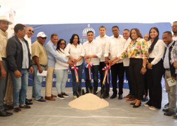 Ministro Kelvin Cruz inicia construcción de siete multiusos en la Región Sur con inversión de 200 millones de pesos