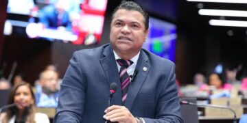 Tobías Crespo advierte falta de orden y señalización en las calles del Distrito Nacional