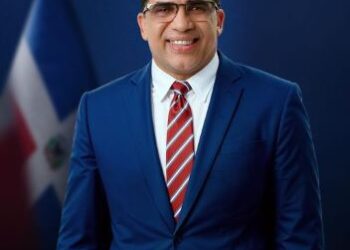 Dío Astacio irrumpe como favorito al Senado: alcanza 49.4 % y aventaja por 38 puntos