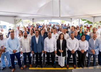 Gobierno y Liga Municipal Dominicana invierten en favor de la gente de Jacagua