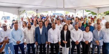 Gobierno y Liga Municipal Dominicana invierten en favor de la gente de Jacagua