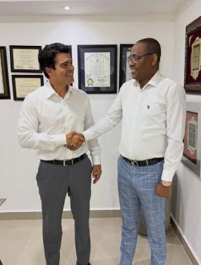 Diputado Carlos Sánchez se suma al proyecto de Wellington Arnaud y refuerza su estructura política en el Distrito Nacional