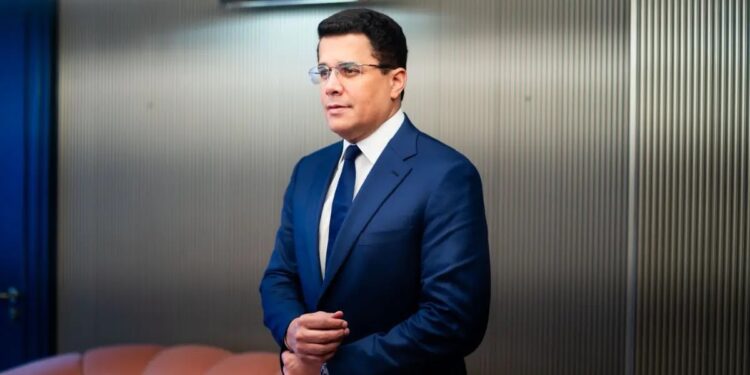 David Collado encabeza preferencia electoral dentro y fuera del PRM