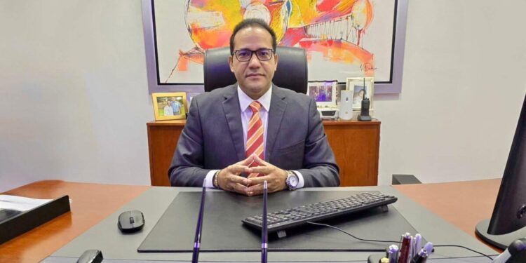 Roberto Monclus anuncia entrevista con Salvador Holguín: “Vamos a hilar fino”