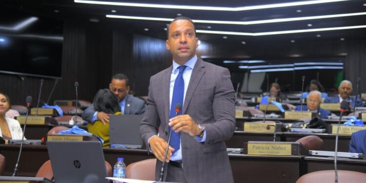 Pedirán a los ayuntamientos de Monte Plata declarar hijo no grato a Wellington Arnaut por fracaso en servicio de agua potable