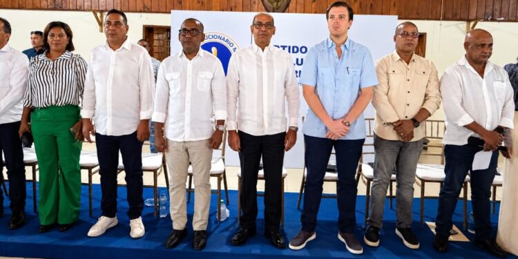 Alta dirección del PRM  encabeza encuentro de socialización con la dirección provincial en Monte Plata
