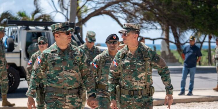 EL COMANDANTE DEL EJÉRCITO REALIZA RECORRIDO DE INSPECCIÓN OPERACIONAL EN LA FRONTERA SUR