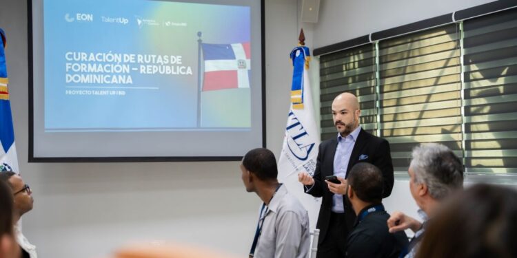 ITLA impulsa rutas de formación para fortalecer las competencias digitales de la industria