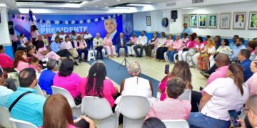 Miguel Vargas revela que mantiene reuniones y contactos para avanzar hacia una gran alianza opositora