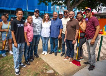 Carolina logra gran integración comunitaria en lanzamiento del programa Yo Barro mi Frente en el sector 30 de Mayo