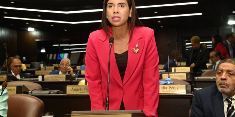 Patricia Núñez destaca inversiones del Gobierno en SDN y pide construir centros regionales contra el cáncer