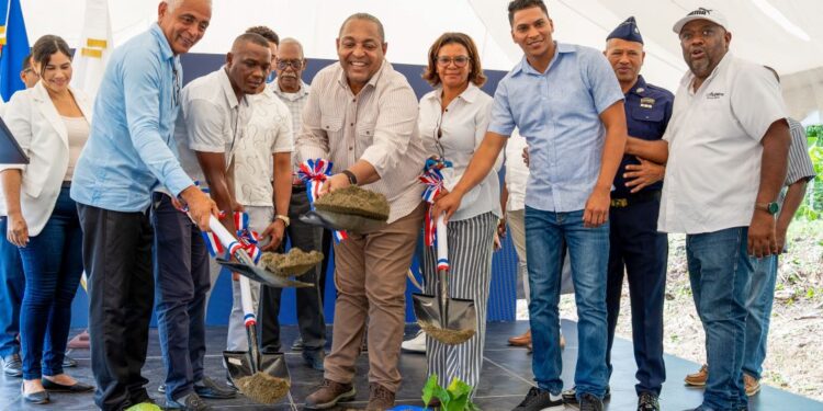 Director José Andújar inicia construcción de estación policial en Majagual, Monte Plata