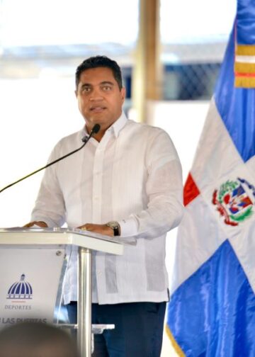 Ministro Kelvin Cruz reitera impedimento de juego a equipo de fútbol haitiano en RD