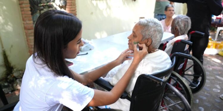 Fundación “Red Rutas Alegres” realiza actividad de apoyo a adultos mayores