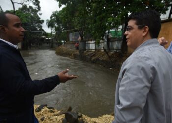Fellito Suberví destaca respuesta del drenaje en Guajimía ante fuertes lluvias