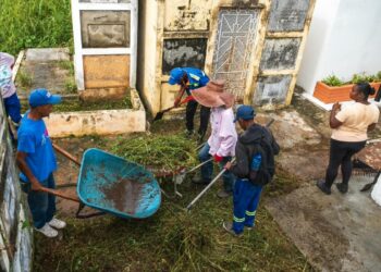 Alcaldía del DN realiza operativo de reacondicionamiento en cementerios por el Día de los Fieles Difuntos