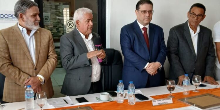 Anadegas recibe visita del ministro de Industria y Comercio en el marco de su asamblea anual
