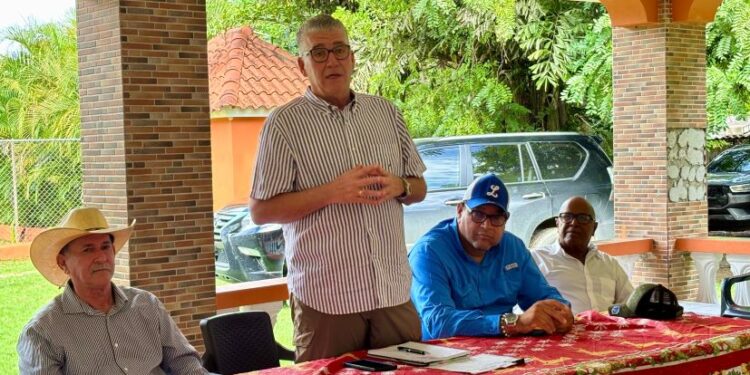 Eric Rivero destaca avances del sector ganadero y llama a fortalecer la unidad gremial